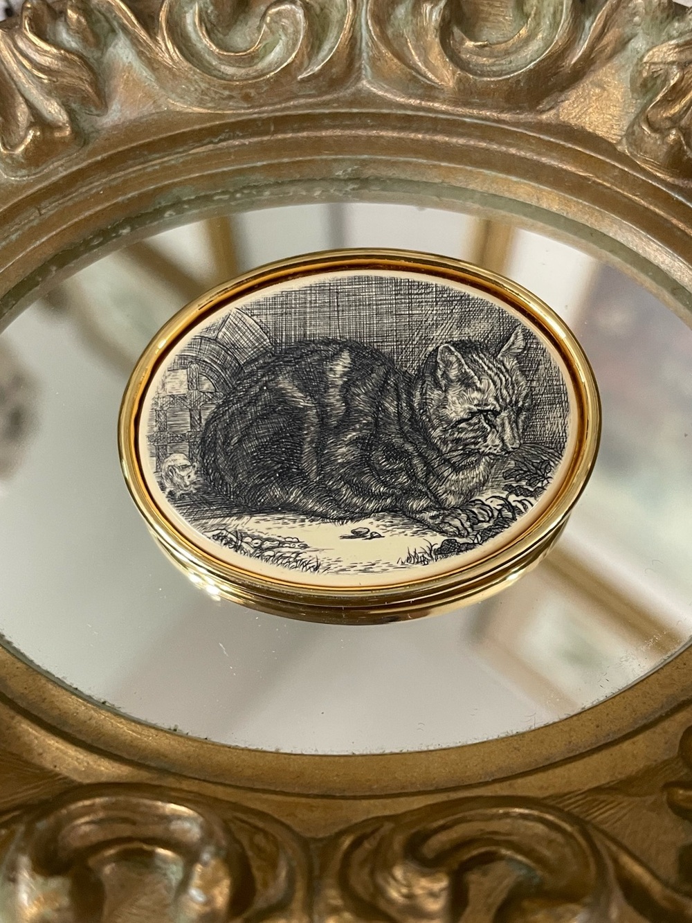 80s Museum of Fine Arts Scrimshaw Cat and Mouse Gold Tone Brooch - Vintage